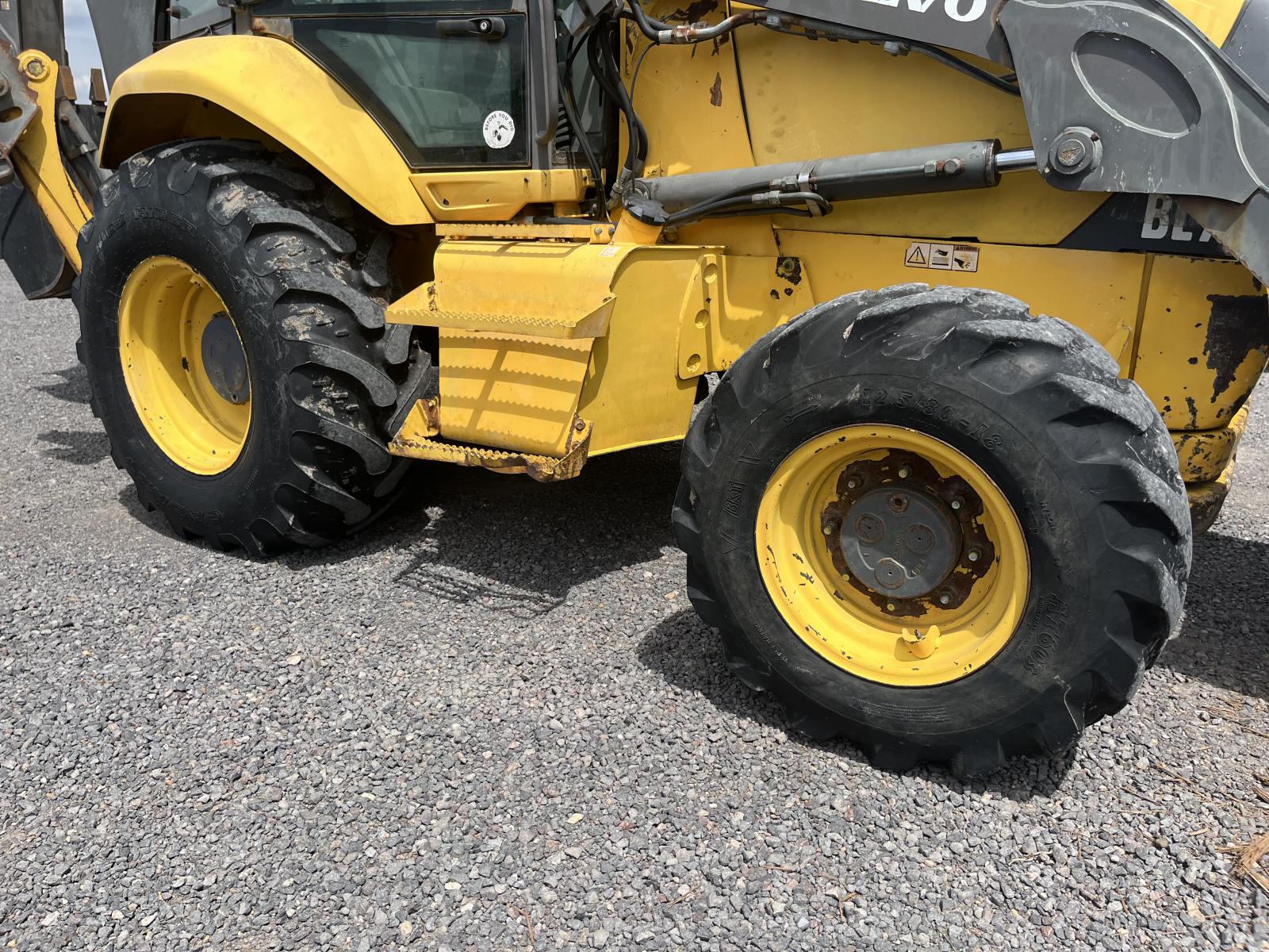 ./imagenes/INVOICE/2019/15154/VOLVO BL70 (7).JPG